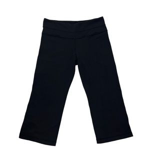 Lululemon|Nulu|Cropped yoga pants|Wide Leg|relaxed fit|19 inch inseam|Size 8